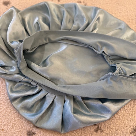 Blue Adjustable Oversized Satin Bonnet- Kitsch - Picture 2 of 10